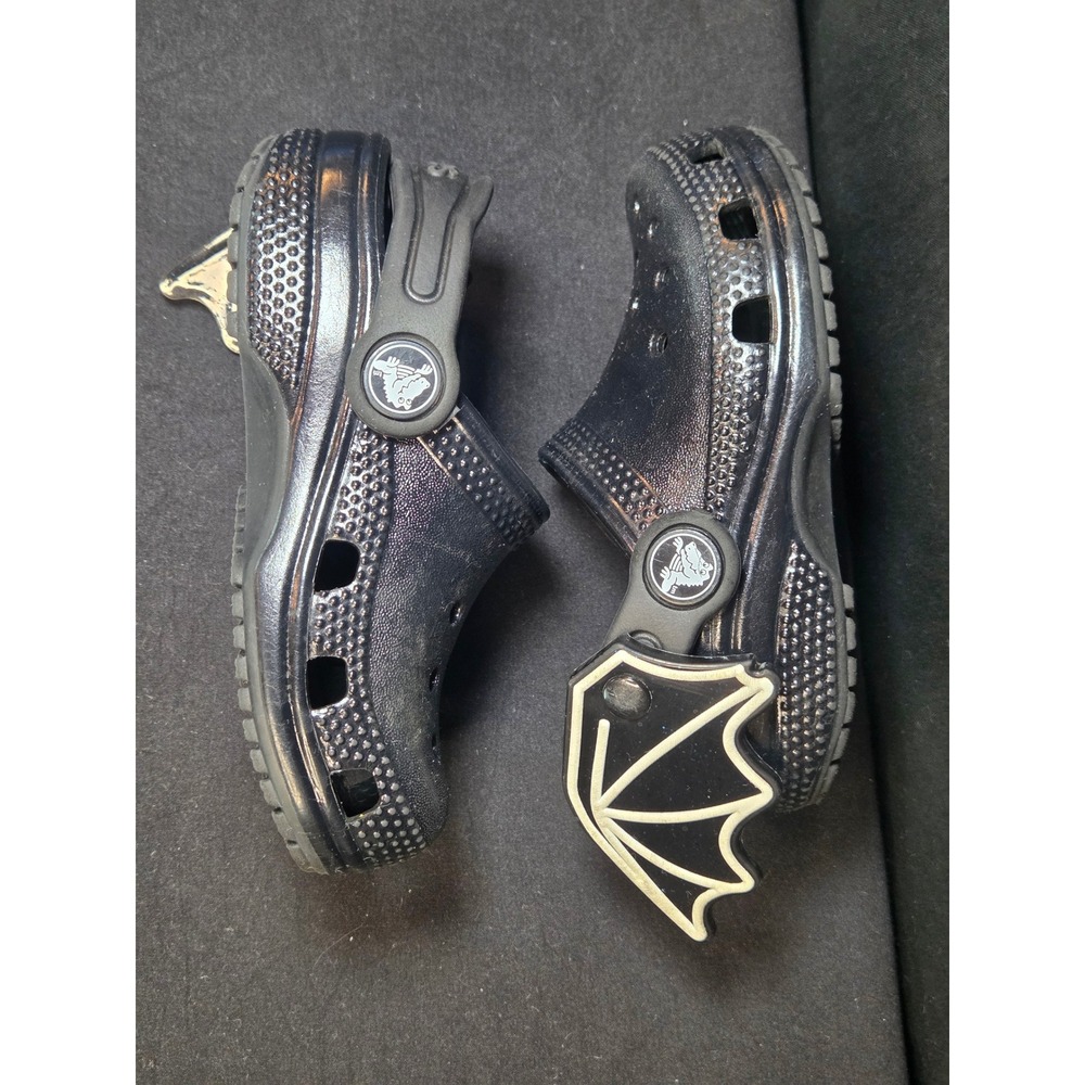 Crocs Kids Classic Bat Wing Glitter Clogs Black Sparkle Halloween Shoes Size C7